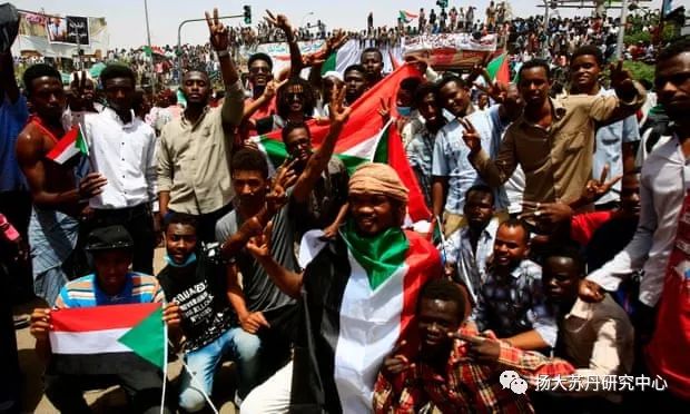 苏丹剧变:从抗议走向军事政变